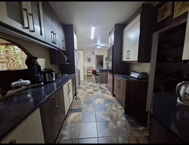 3 BEDROOM HOUSE FOR SALE IN RIVERSDALE